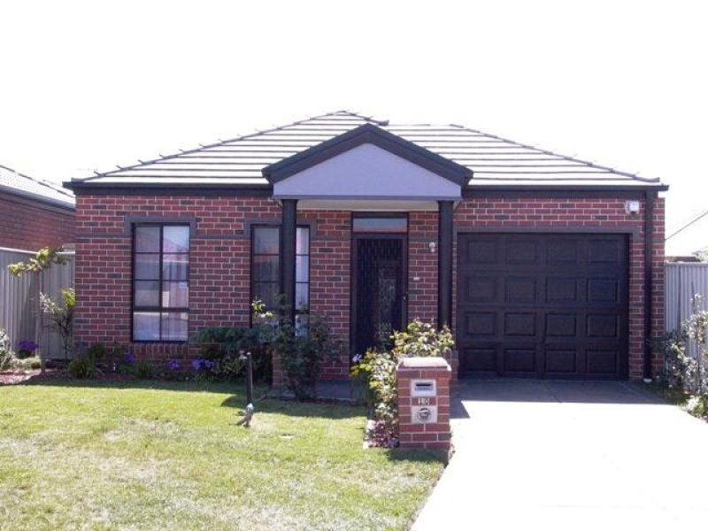 10 Cleland Way, Caroline Springs - Thumbnail 2