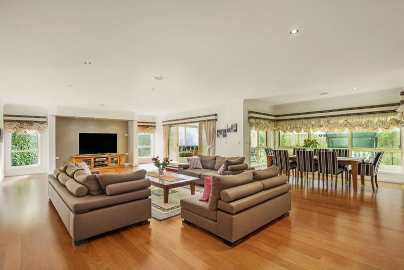 26 Langmore Drive, Hillside - Thumbnail 2