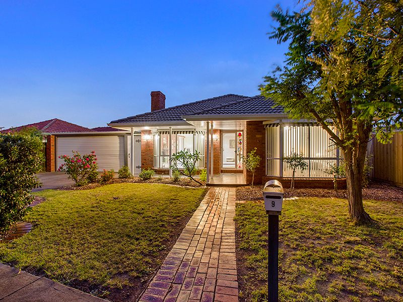 9 Alma Doepel Drive, Altona Meadows - Thumbnail 2