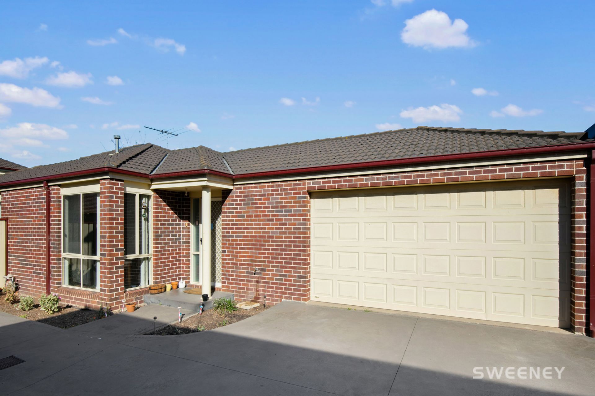 1/28 Kensington Crescent, Altona Meadows - Thumbnail 2