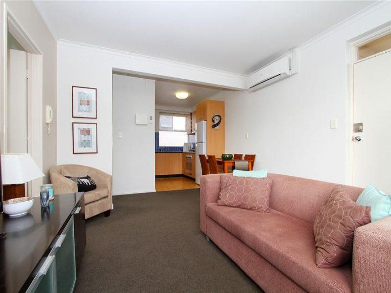Stylish 2 Bedroom Apartment in Awesome Location
