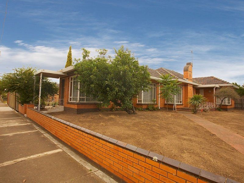 63 Railway Street North, Altona - Thumbnail 2