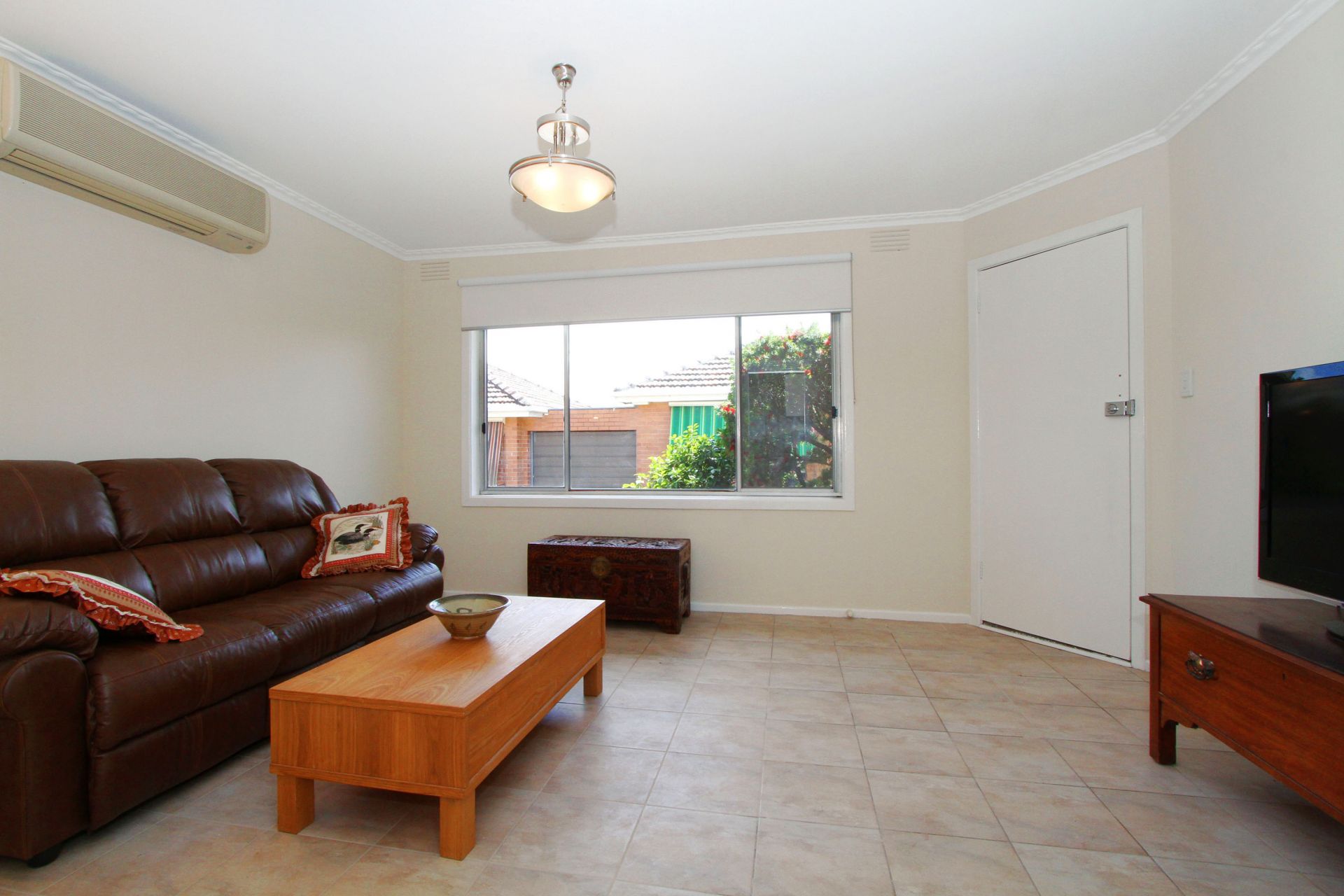 Large Unit In Prime Location