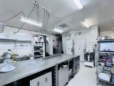 FULLY FITTED KITCHEN IN NEW FARM