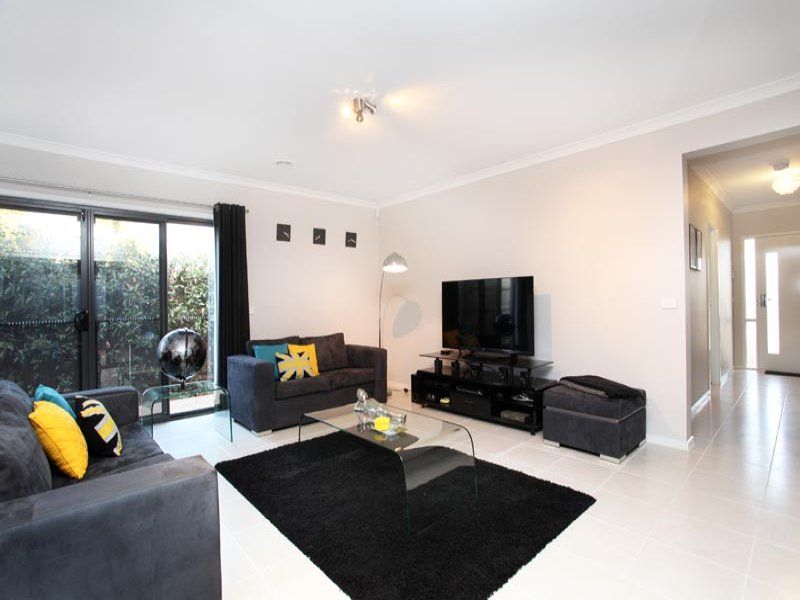 10 Woollahra Parade, Taylors Hill - Thumbnail 4