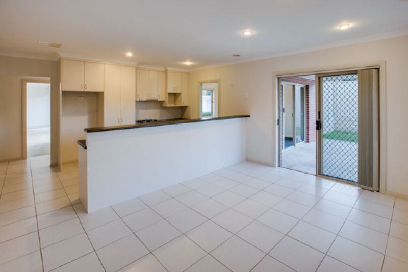 4 Bruno Place Lavington NSW, Lavington - Thumbnail 2