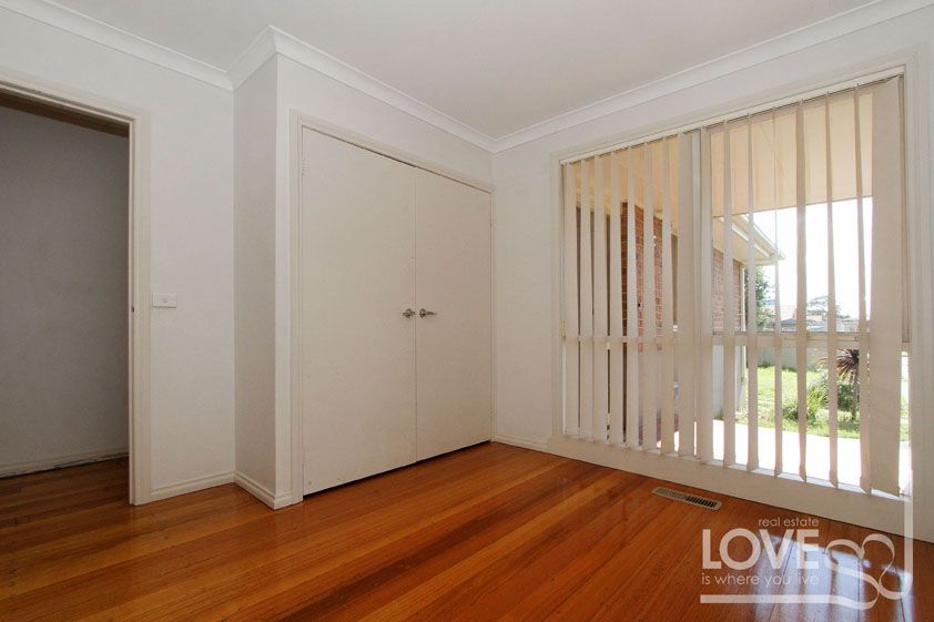 ATTRACTIVE HOME UNIT IN LUXURY LOCATION  *BONUS Garden maintenance included*