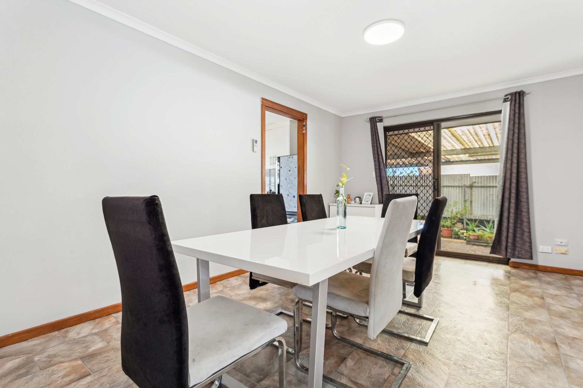 14 Chartwell Crescent, Paralowie - Thumbnail 4