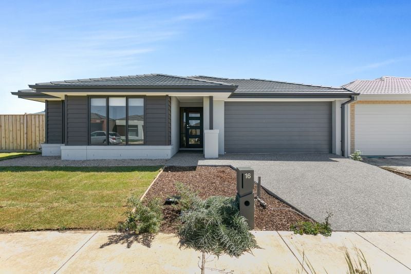 16 Graded Street, Manor Lakes