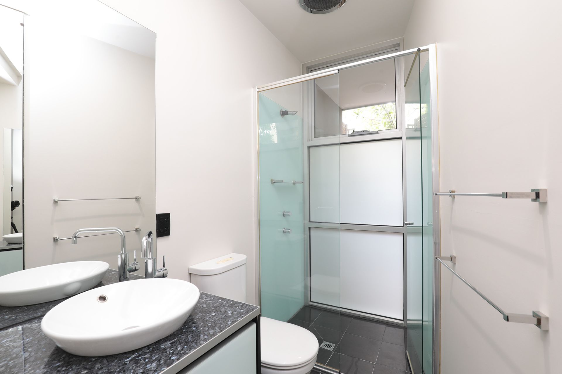 2/186 Barkly Street, St Kilda - Thumbnail 7