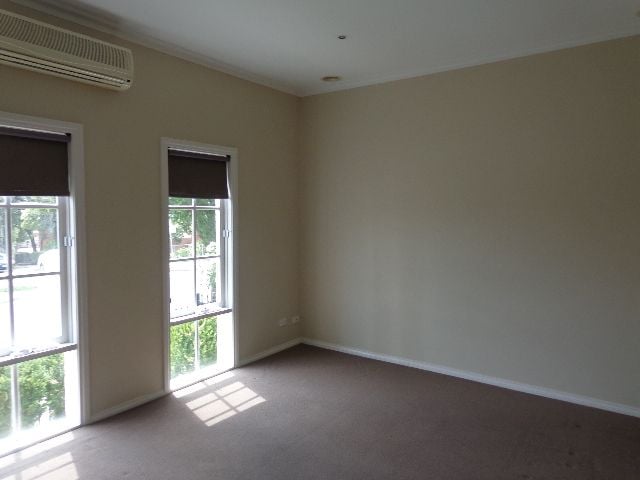 **Low maintenance living in fantastic location**