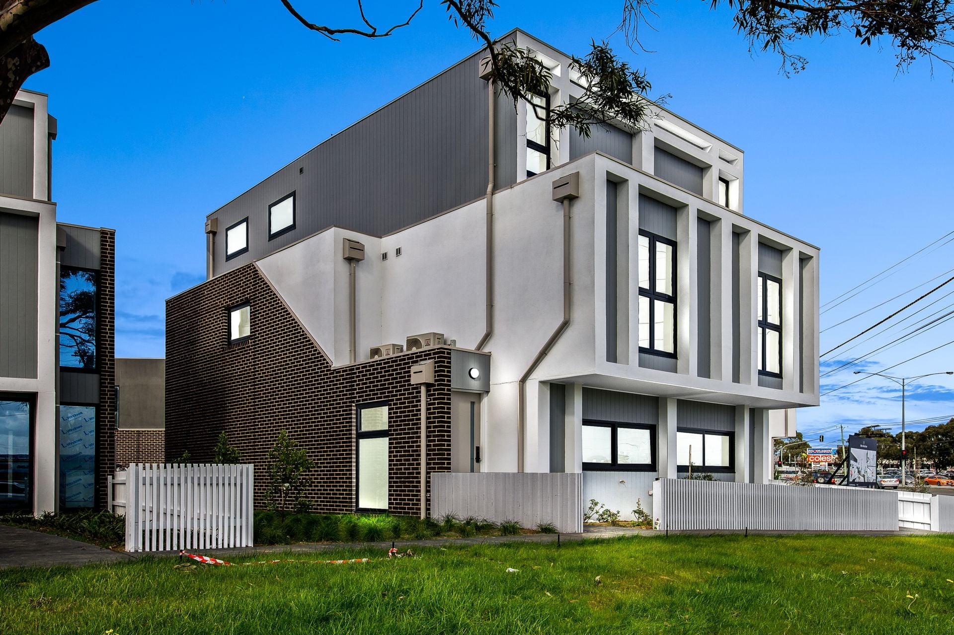 1/2315 Dandenong Road, Mulgrave VIC