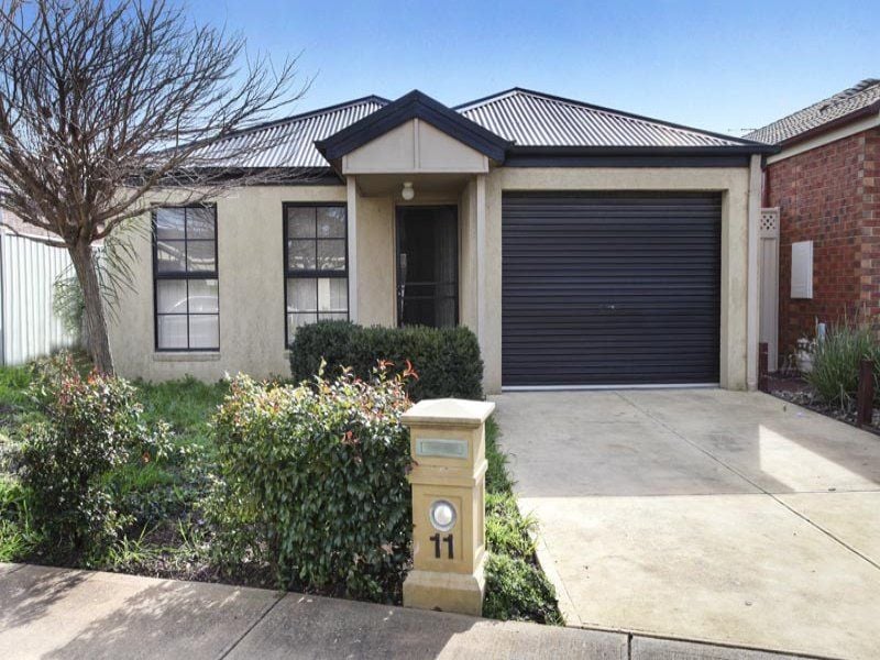 11 Elphinstone Way, Caroline Springs - Thumbnail 2