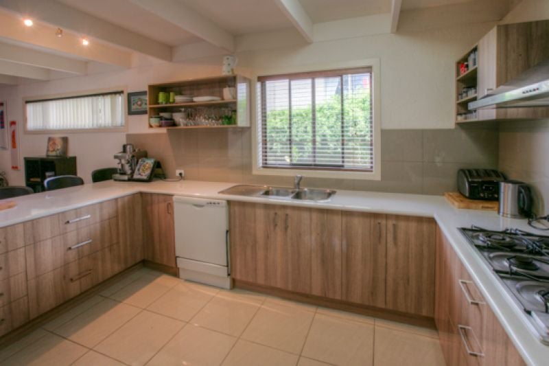 6 Mountain View Drive Drive Lavington NSW, Lavington - Thumbnail 2