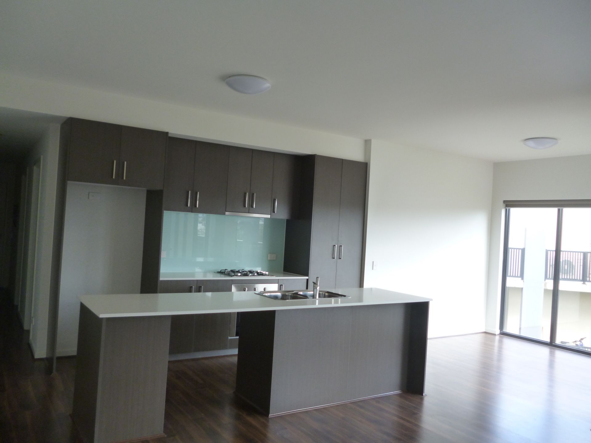 STYLISH APARTMENT LIVING! GYM AND CAFE ON SITE!