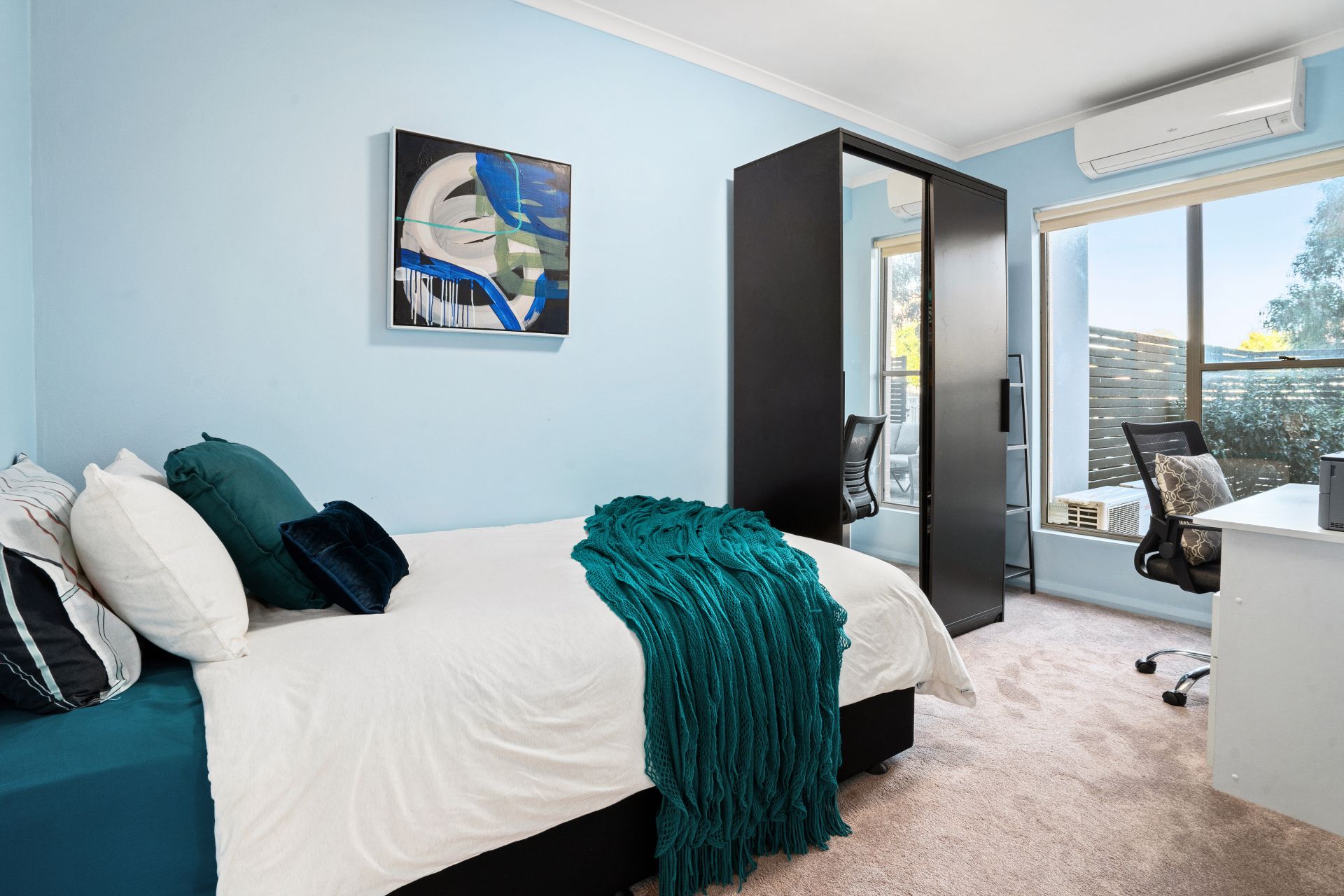 Time Realty Real Estate For Sale 11/5763 Fairlight Street Five