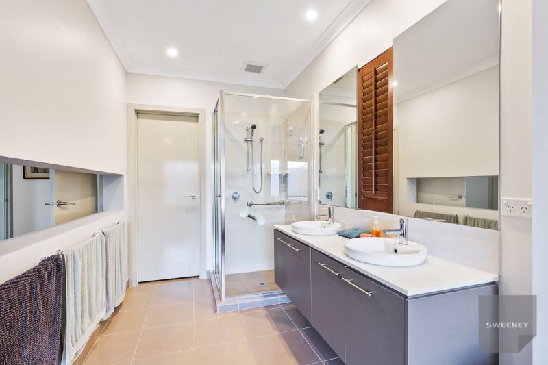 23 Lone Pine Square, Bacchus Marsh - Thumbnail 4