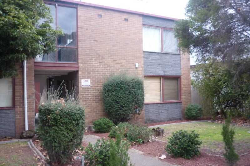 2/13 Ormond Road, West Footscray - Thumbnail 2