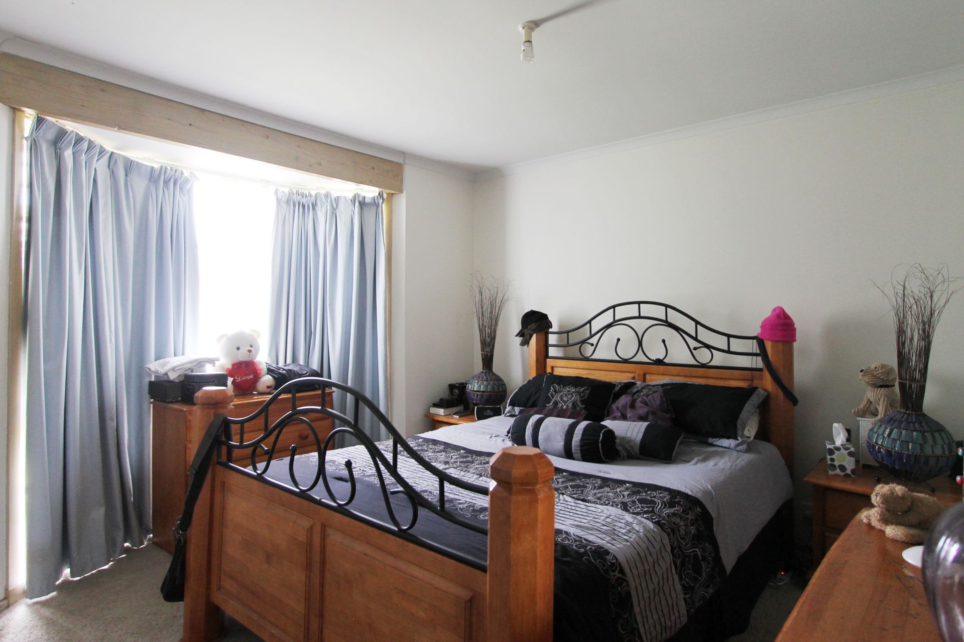 AFFORDABLE  FAMILY LIVING IN A QUIET COURT LOCATION