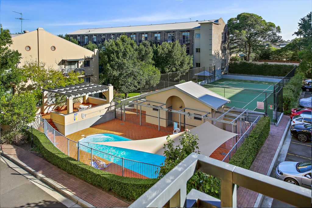 One Bedroom in the Piano Factory