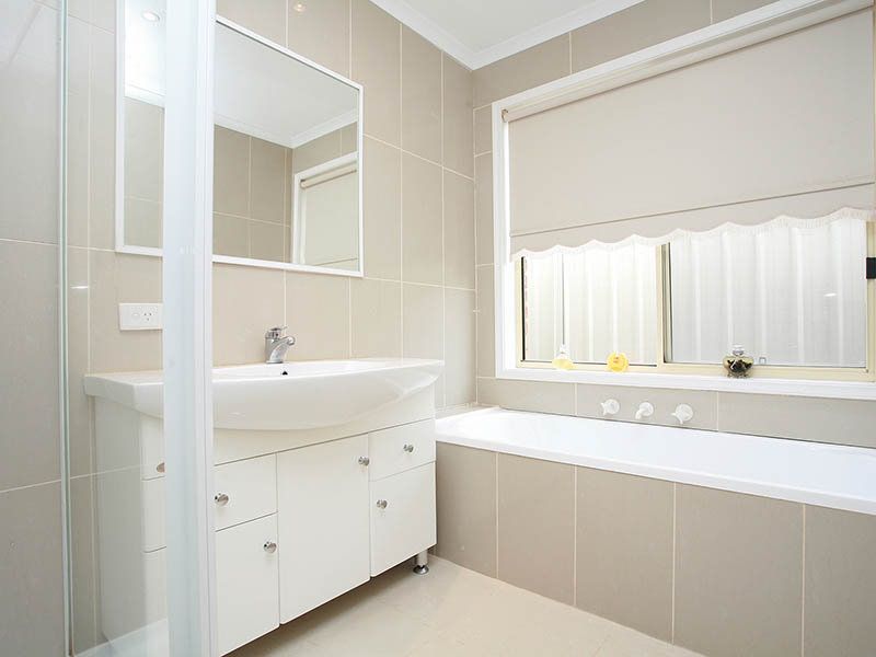 12 Sharrock Close, Caroline Springs - Thumbnail 7