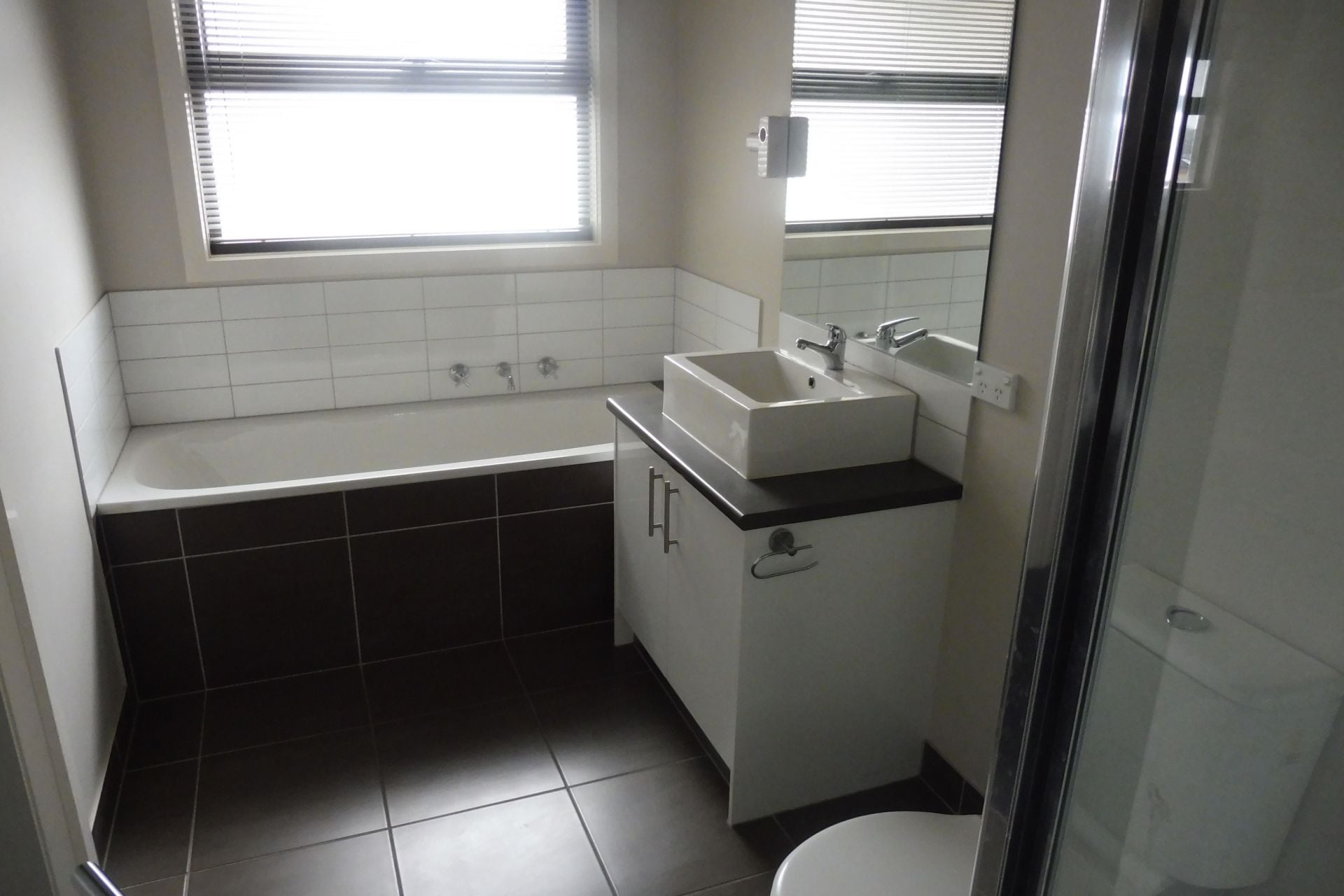 3 BEDROOM TOWNHOUSE.