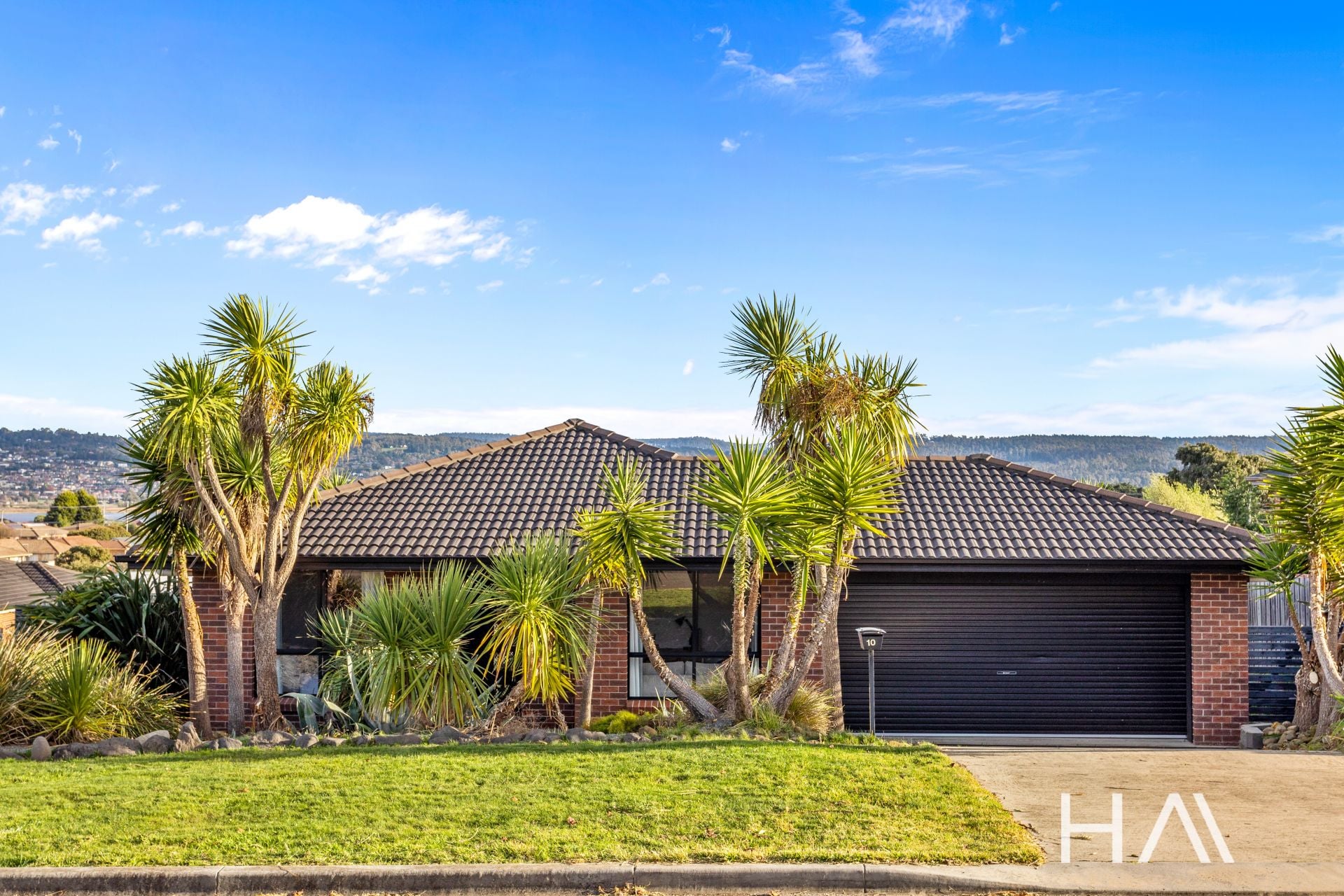 10 Dafnis Drive Newnham, Newnham - Thumbnail 2