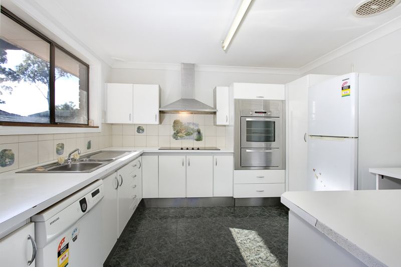 18 Snailham Crescent, South Windsor - Thumbnail 3