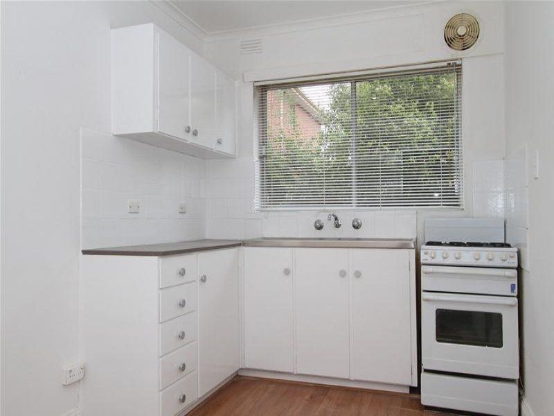 Convenience, Charm & Location!