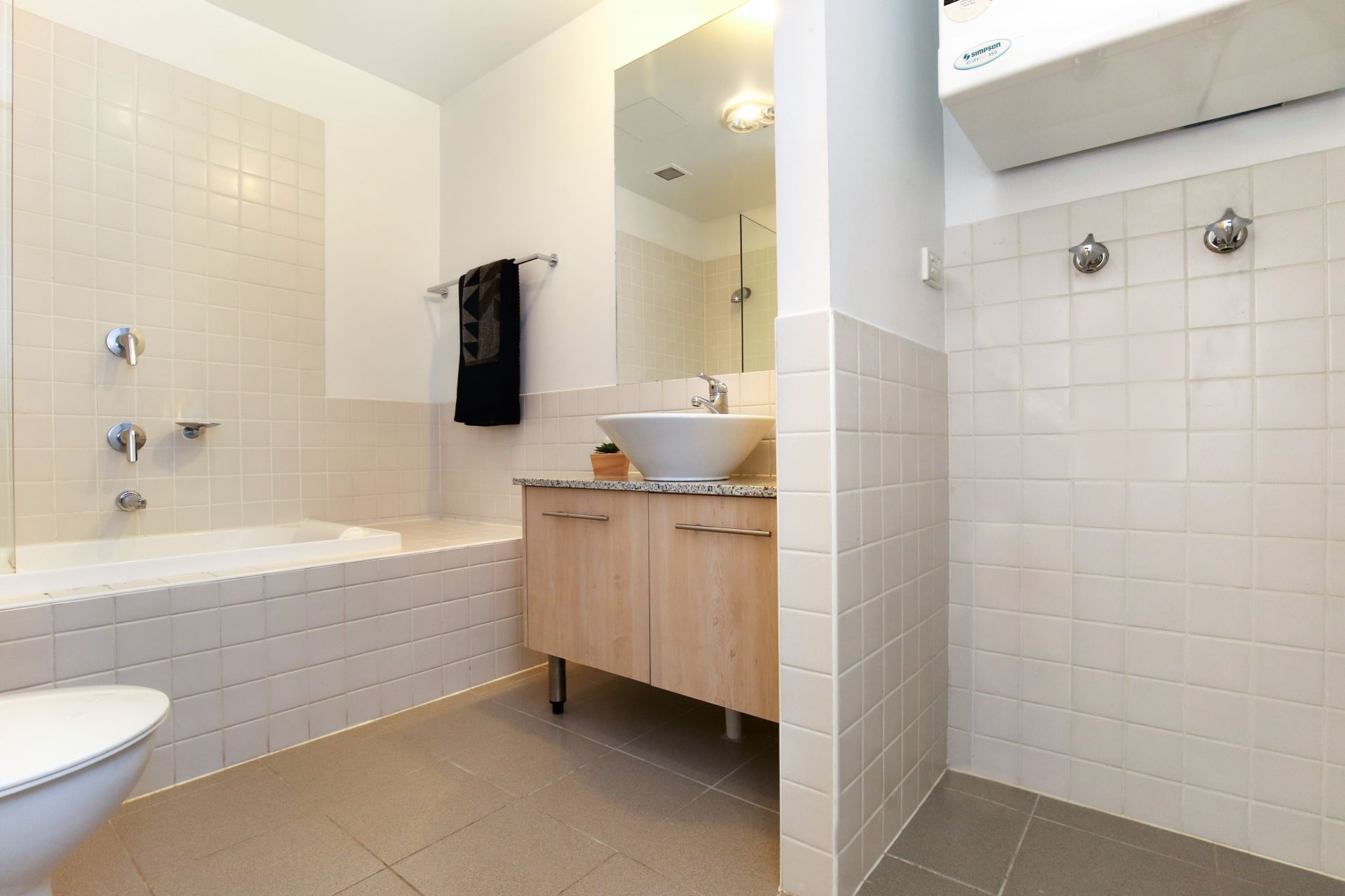 Quiet Location - 6 or 12 Month Lease