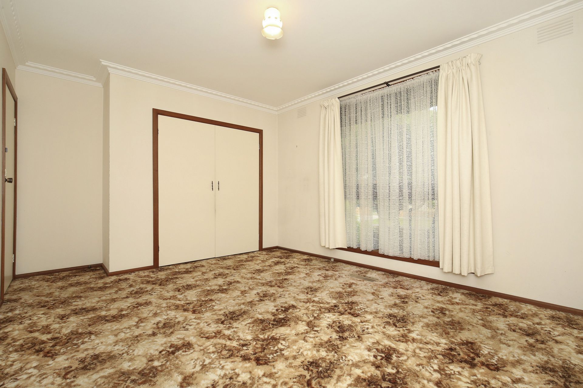Spacious living, prime position, what more could you want!