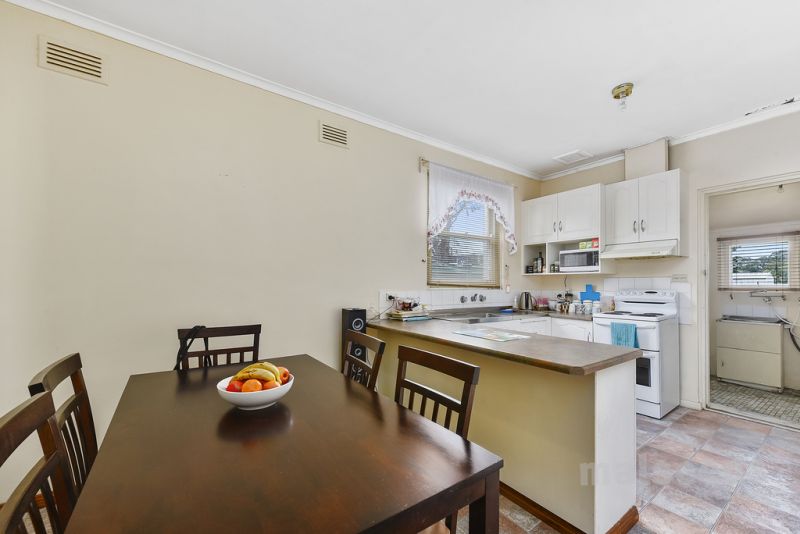 11 Bowering Street Millicent SA, Millicent - Thumbnail 5