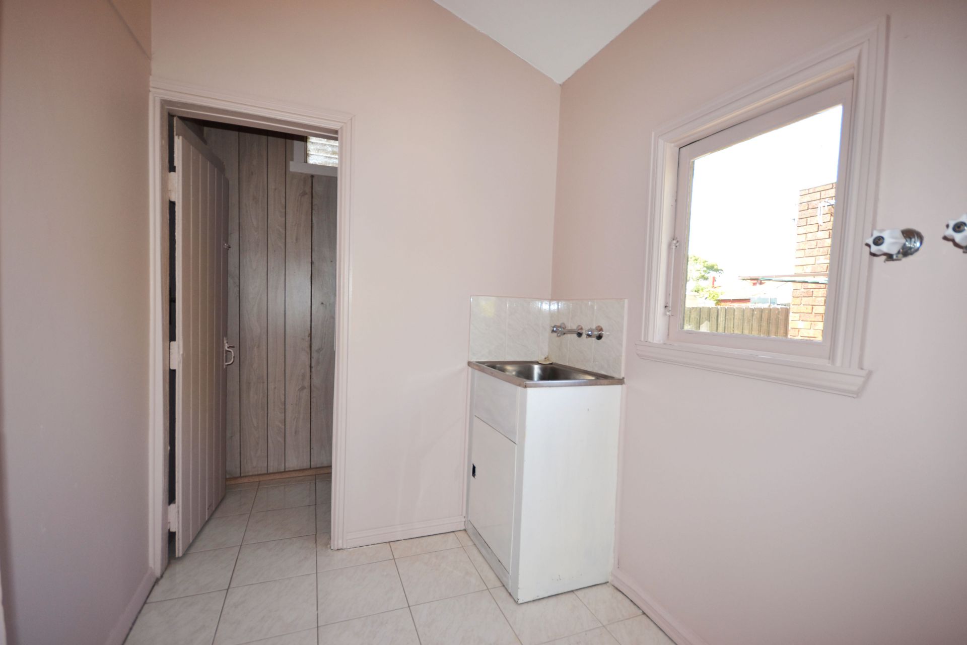 A PLACE TO CALL HOME AND READY FOR YOU TO MOVE INTO NOW!