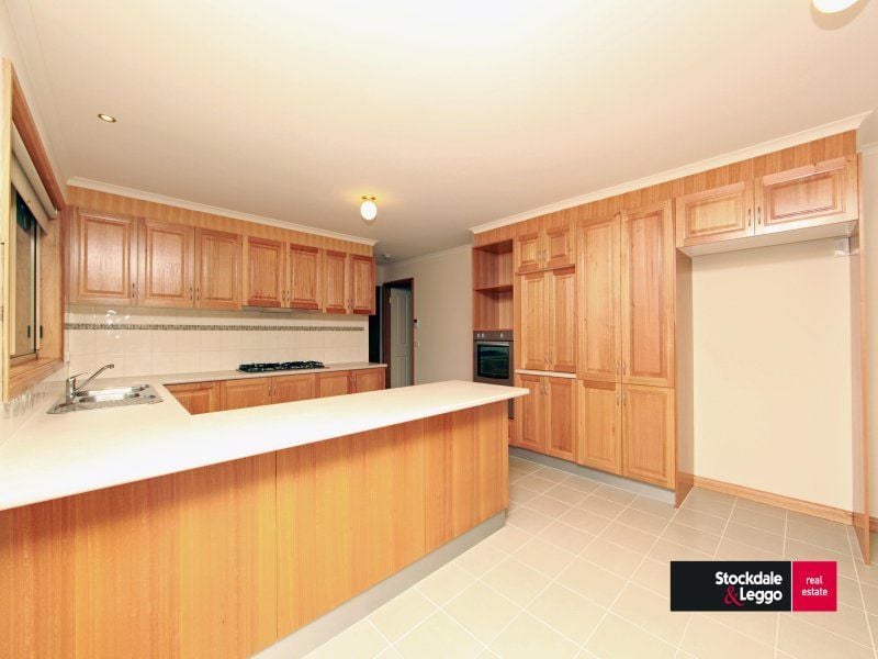 10 Jindabyne Avenue SOUTH MORANG, South Morang - Thumbnail 8