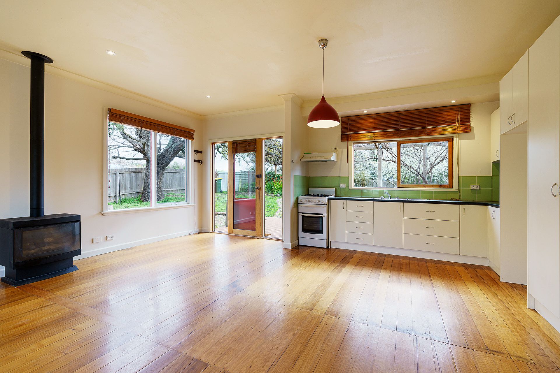 15 Railway Avenue, Castlemaine - Thumbnail 6