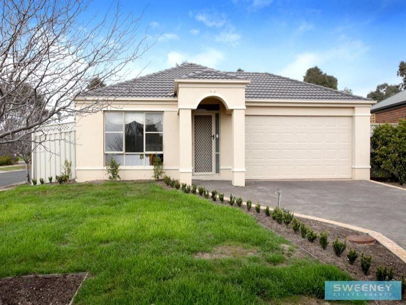 18 Broadhurst Way, Caroline Springs - Thumbnail 2