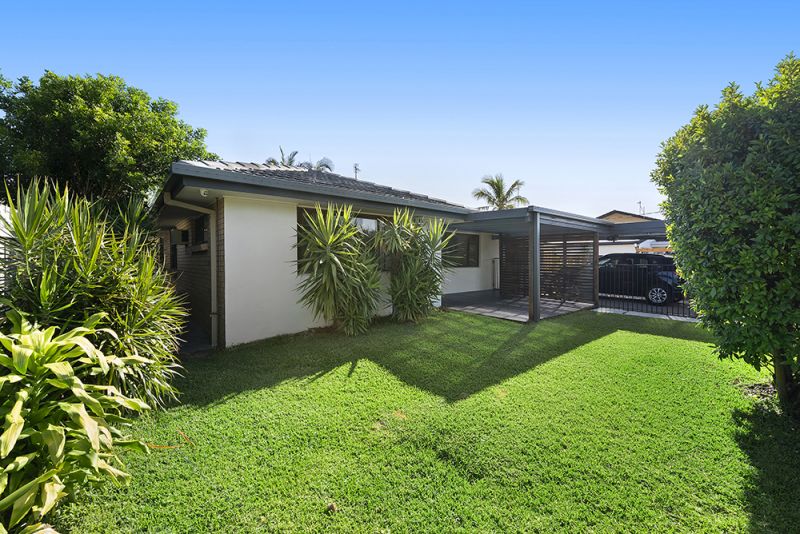 72 Poinsettia Avenue, Runaway Bay - Thumbnail 5
