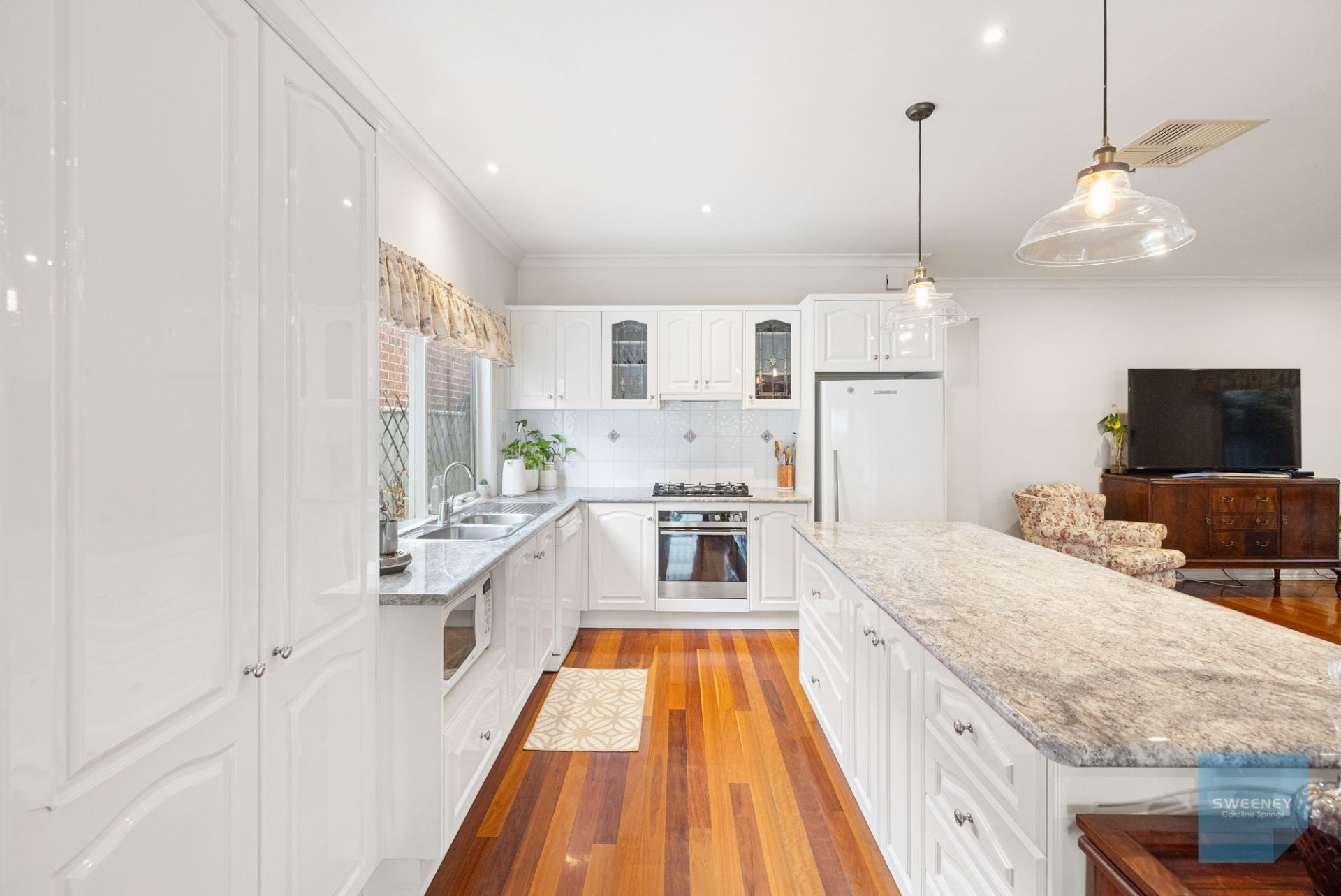 27 Edgbaston Parade, Caroline Springs - Thumbnail 5