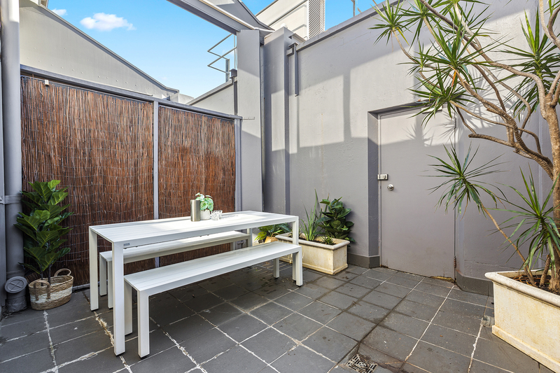 Sold 11/9399 Palmer Street Woolloomooloo , NSW 2011