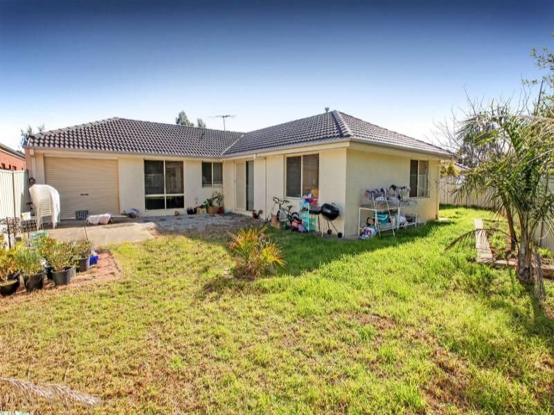 17 Simpson Place, Caroline Springs - Thumbnail 8