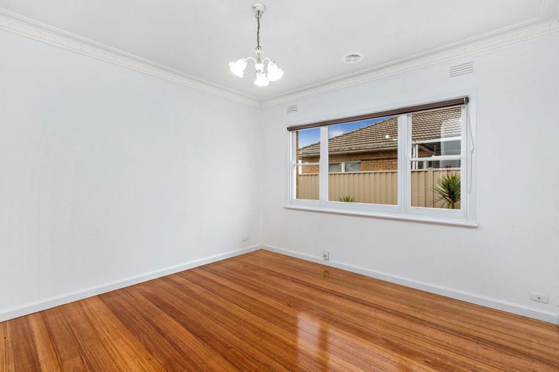 9 Dongola Road, West Footscray - Thumbnail 8