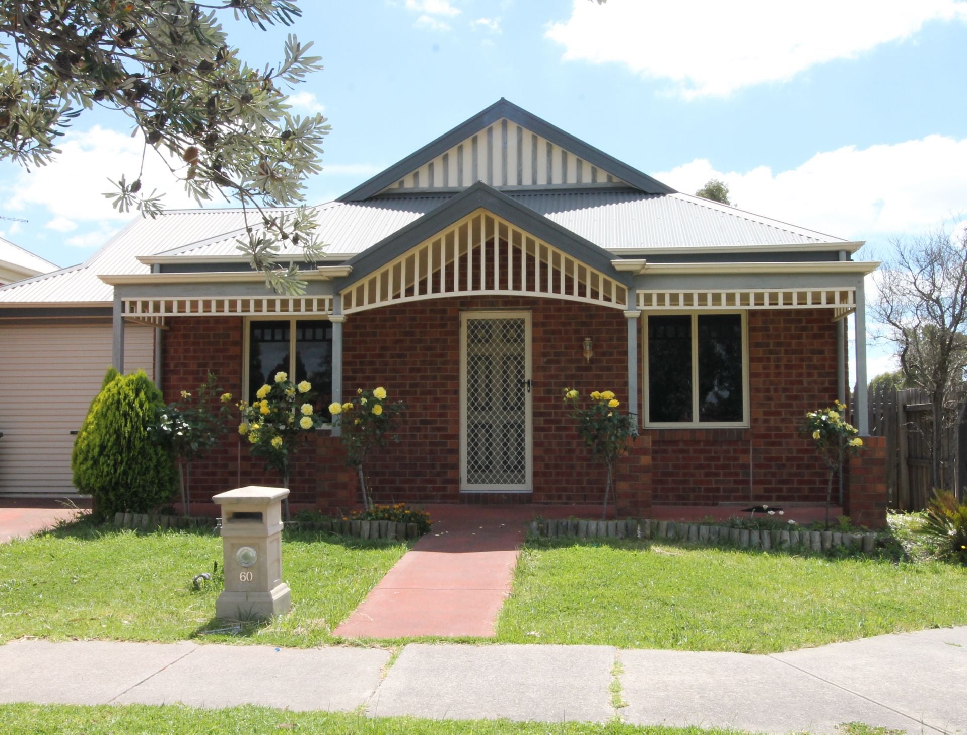 BEAUTIFUL THREE BEDROOM MUST SEE!