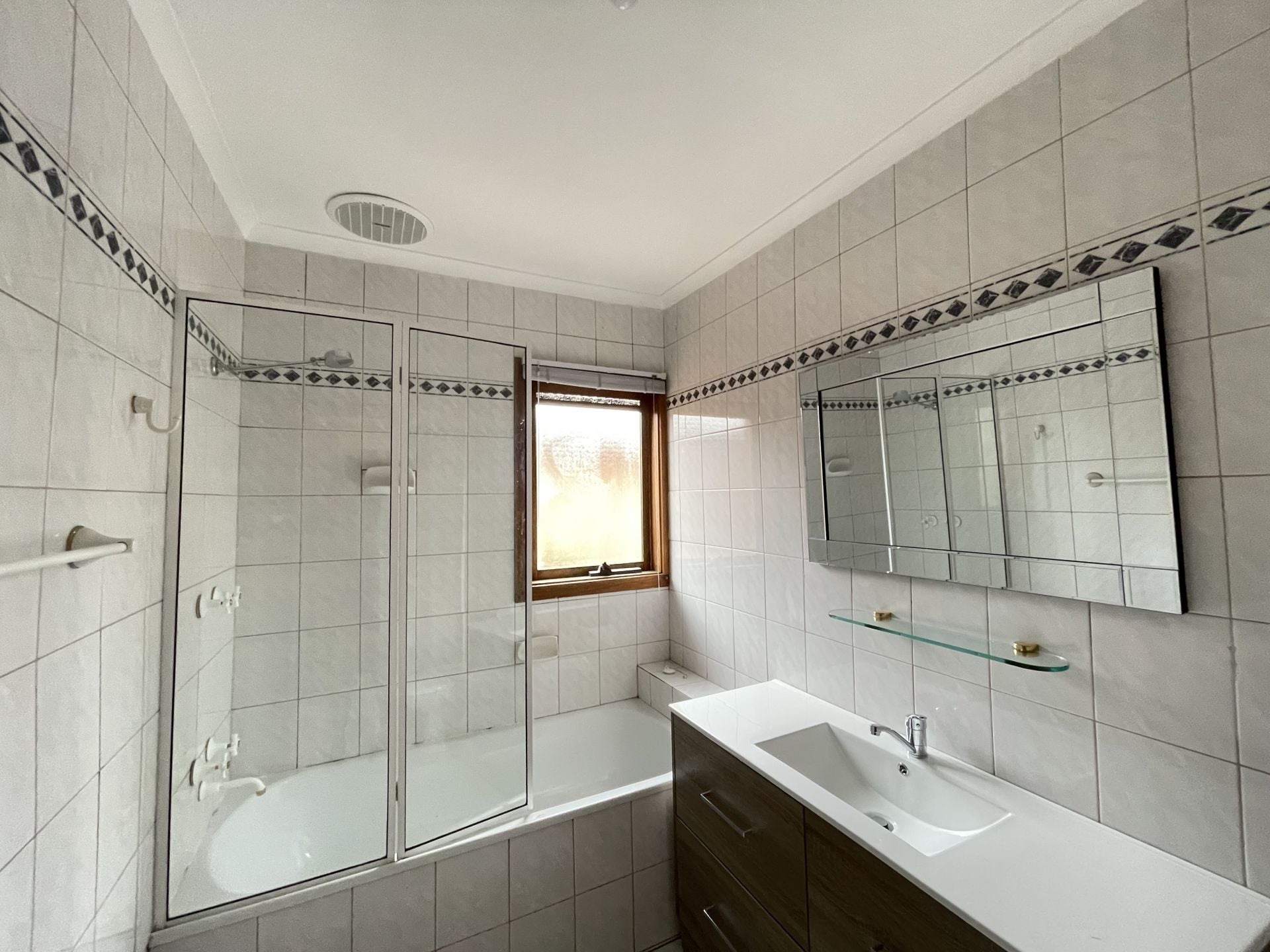 Charming Unit in an Ideal Location!