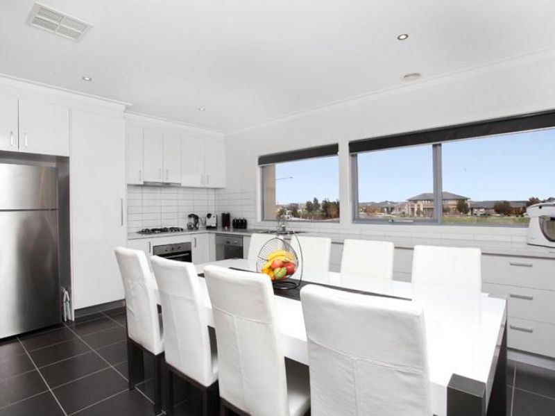 5/69-77 Lancefield Drive, Caroline Springs - Thumbnail 4