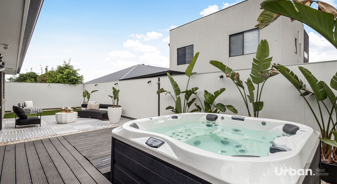 Colebee 6 Majors Avenue