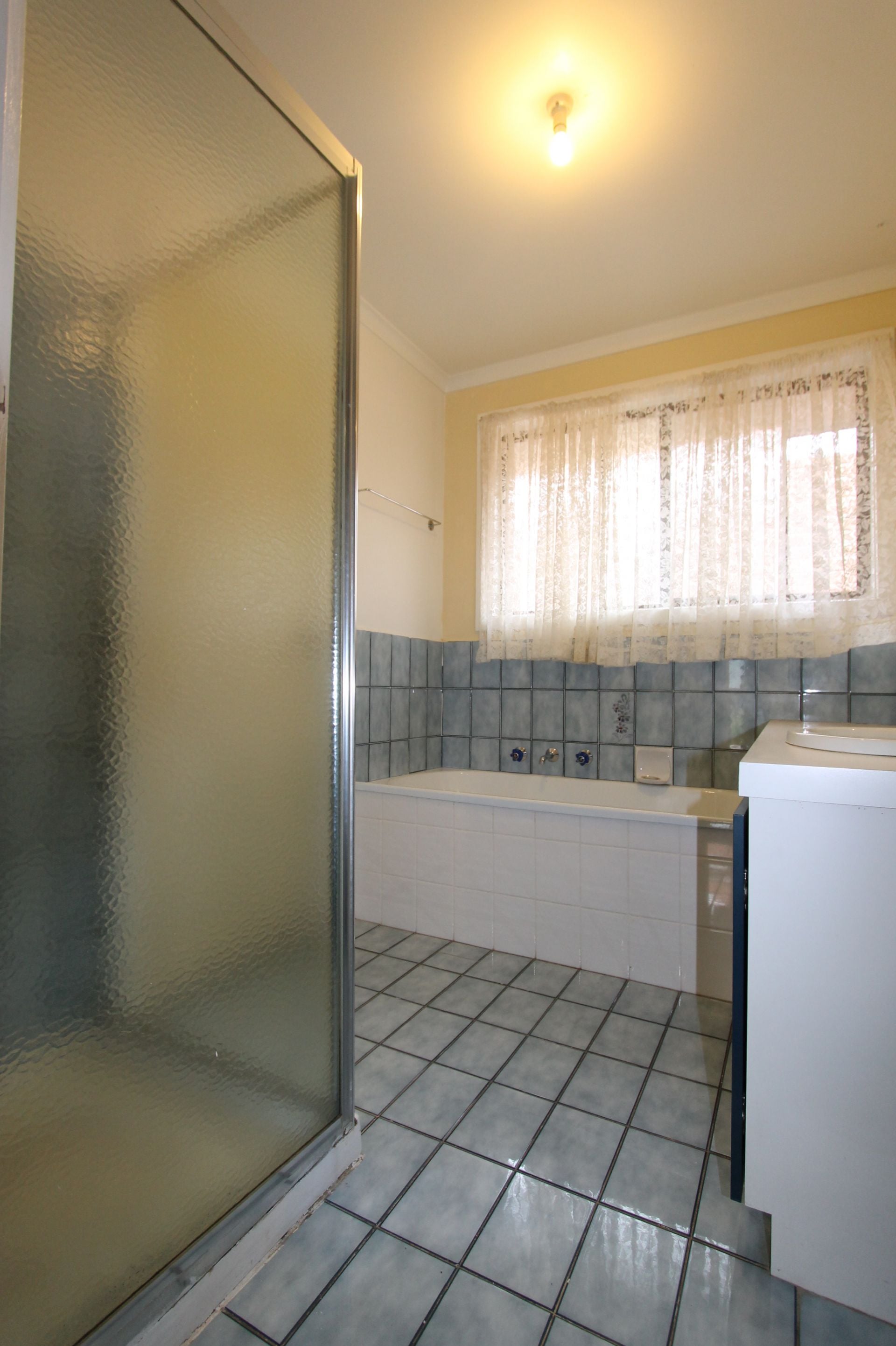 COMFORTABLE & AFFORDABLE FAMILY HOME!!