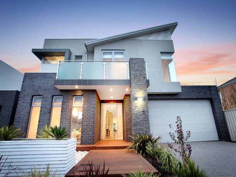 22 Lake Logan Way, Caroline Springs - Thumbnail 2
