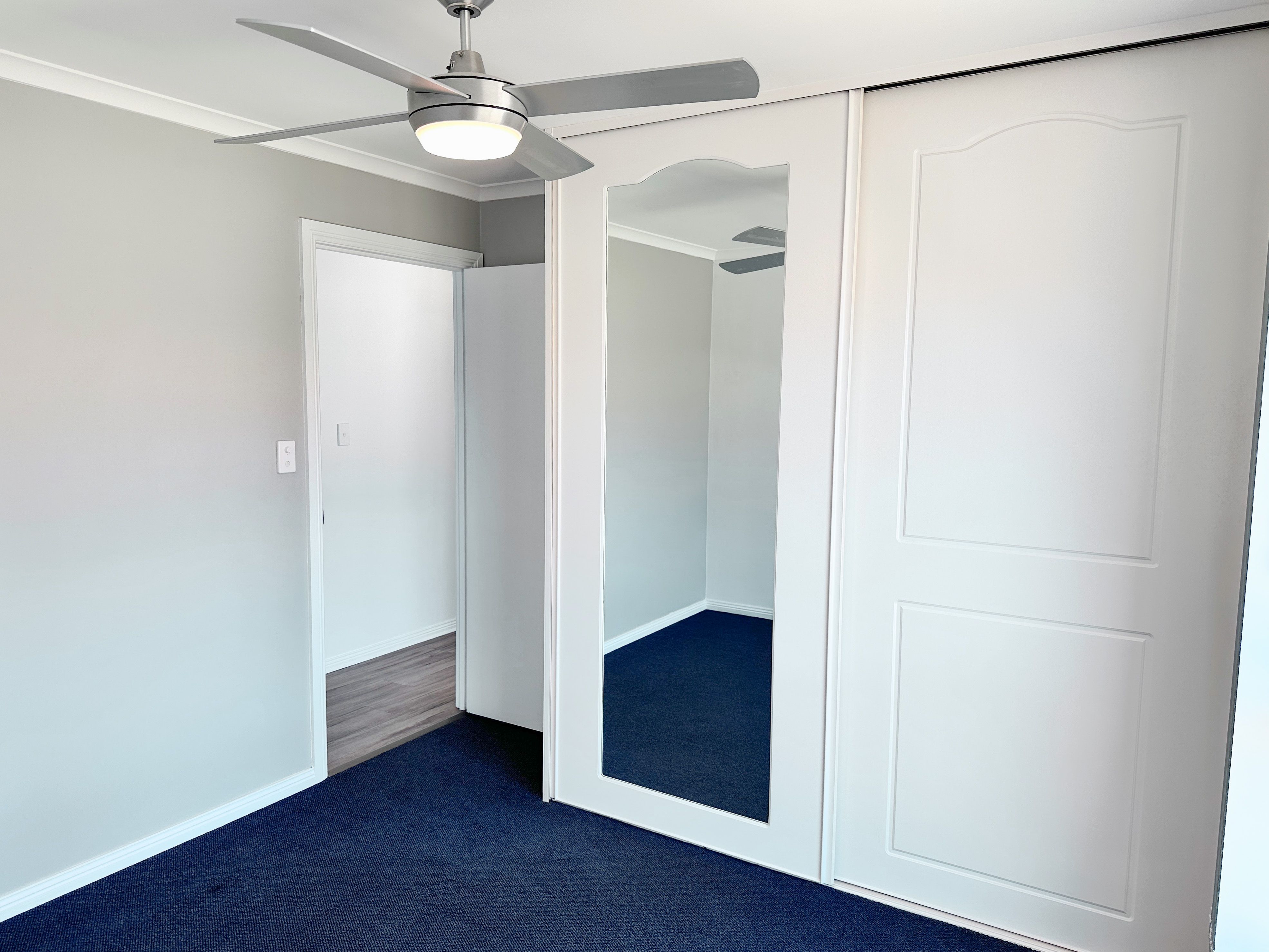 2/6 Booth Avenue Morphett Vale 5162