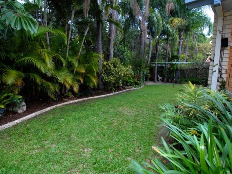 71 Poinsettia Avenue MOOLOOLABA QLD, Mooloolaba - Thumbnail 2