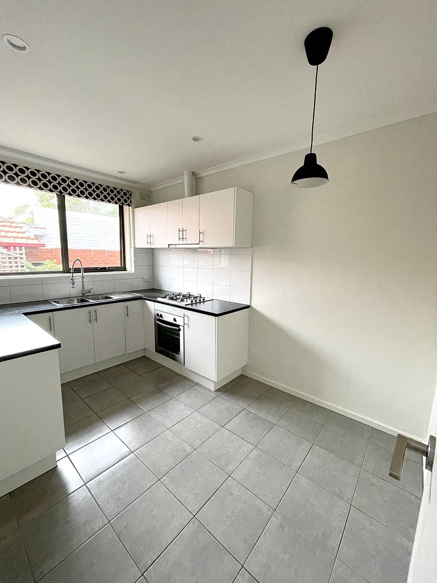 Refurbished delight in an ideal, quiet location